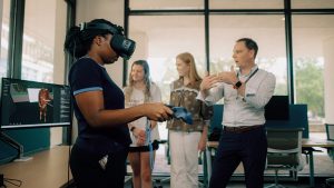 Student demonstrates the use of the VH Dissector VR software